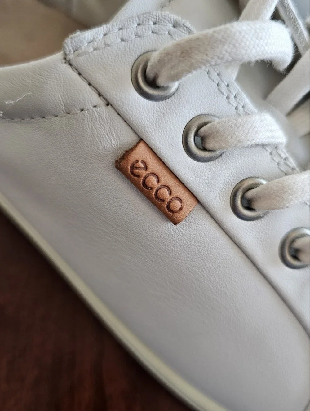 ECCO Soft 7 Women's White Leather Low-Top Sneakers Size 11
